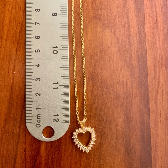 Heart shaped diamond and gold necklace - Picture 11 of 11